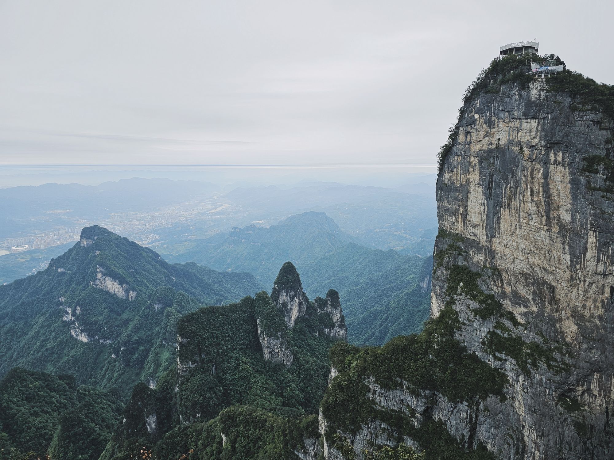 The Ultimate 2025 Zhangjiajie Guide (Part 2 – Tianmenshan / Tianmen Mountain)